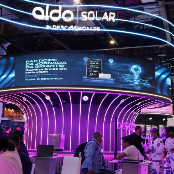 Aldo solar estande